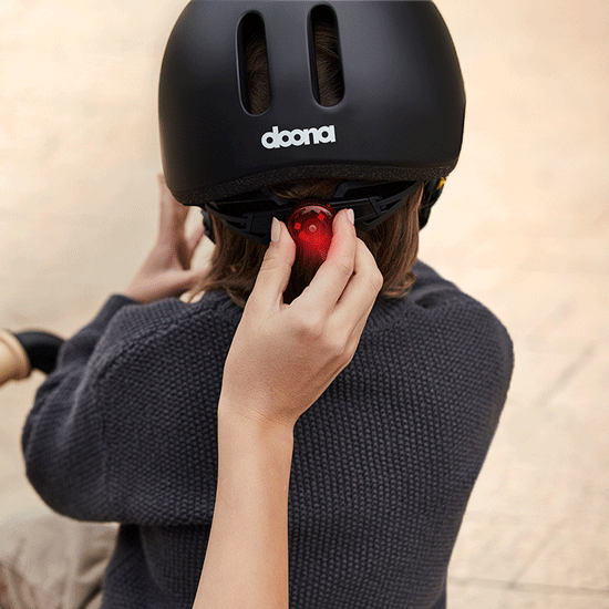 Liki Helmet - Dial-fit adjustment with LED light
